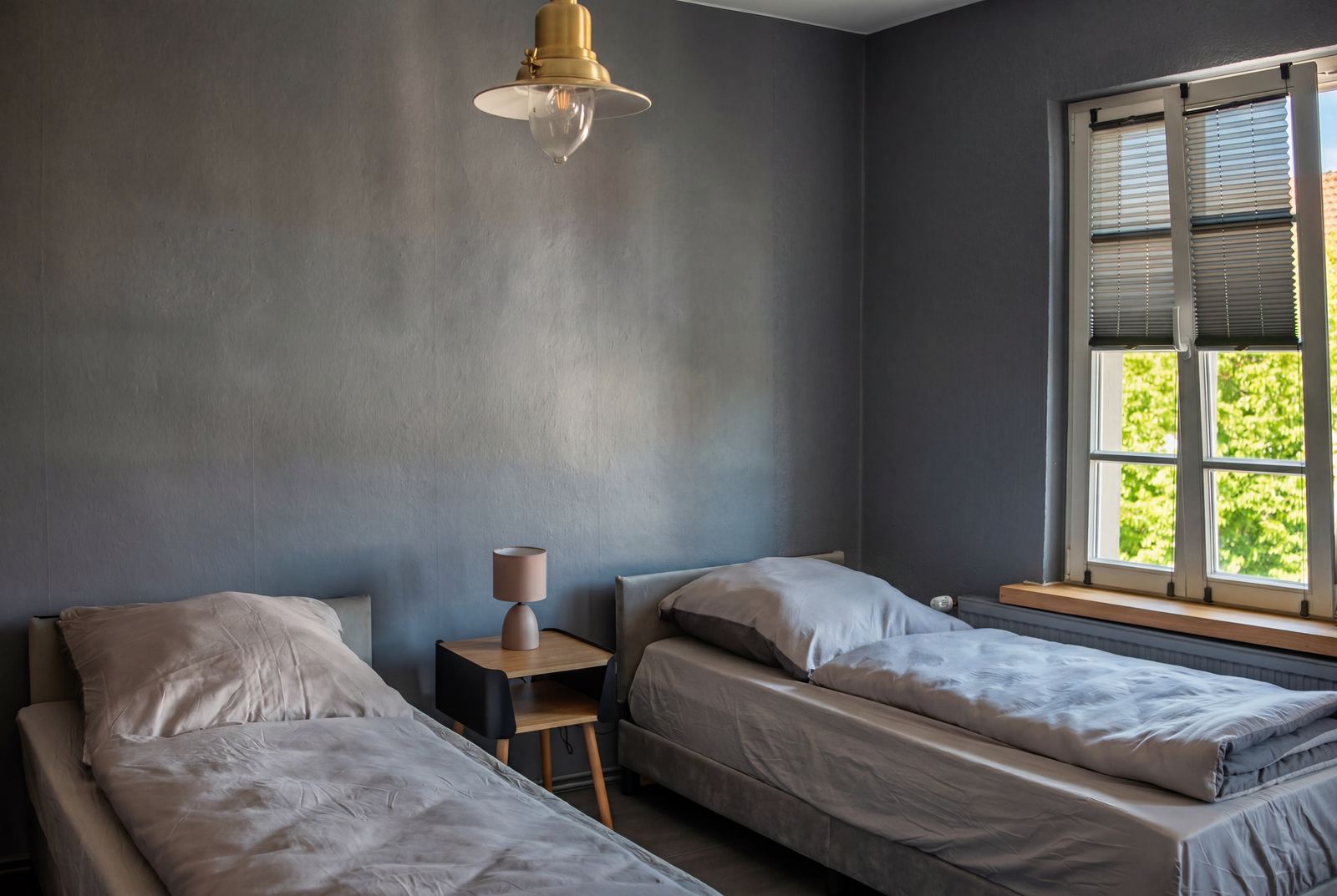 Schlafzimmer 1